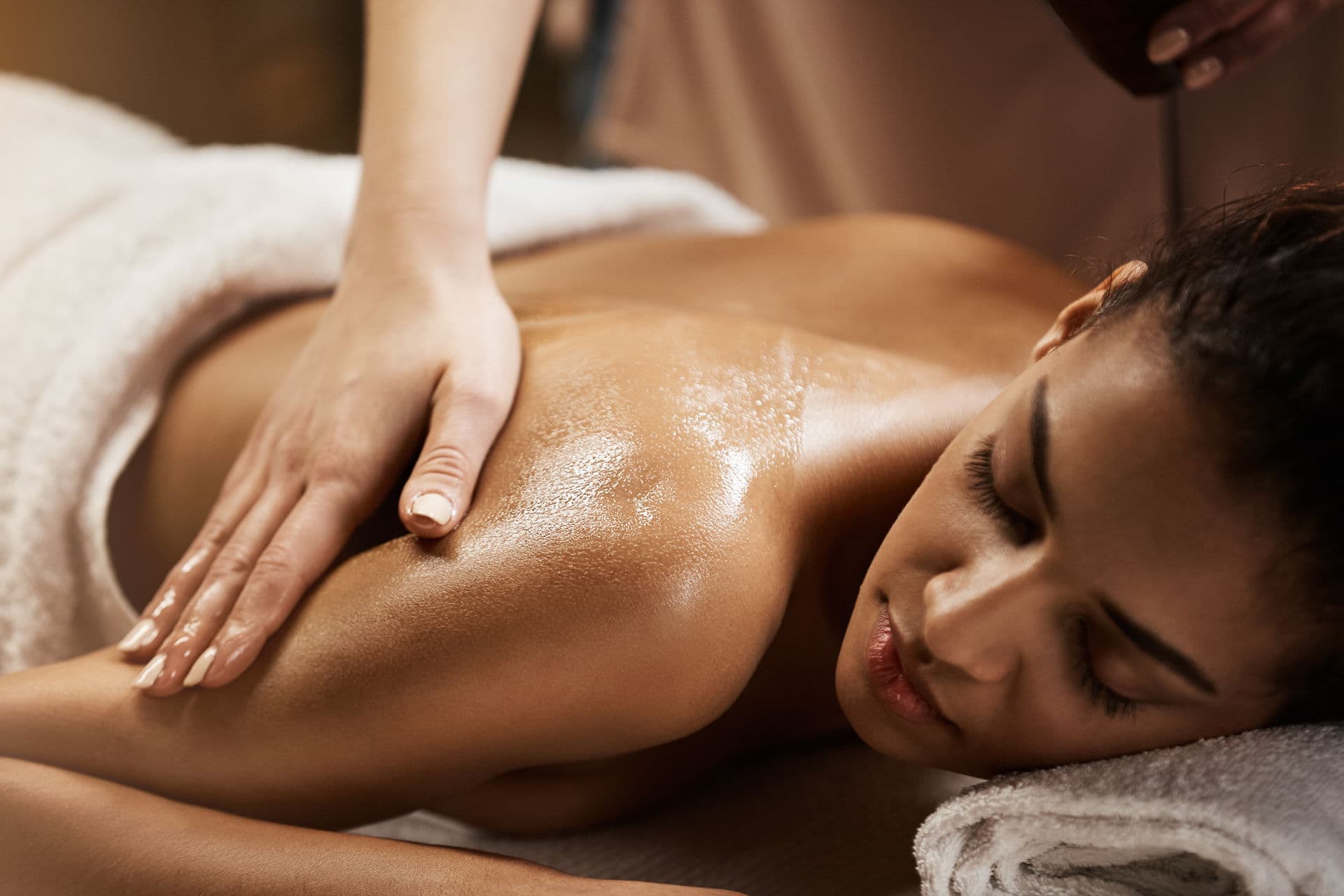 How Much Do You Tip for a $100 Massage?