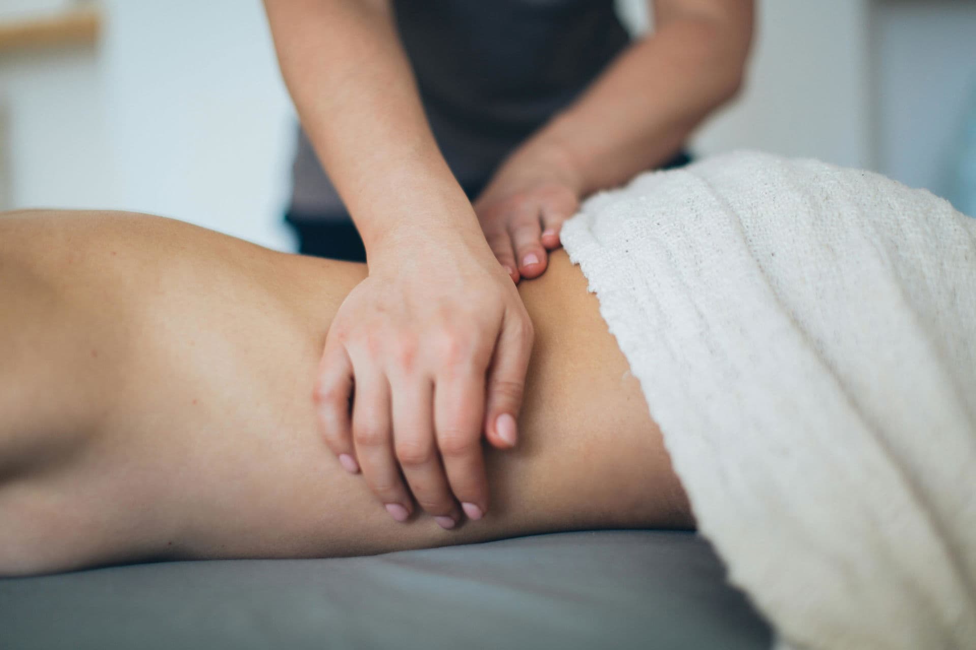 Is It Okay to Eat Before a Massage?