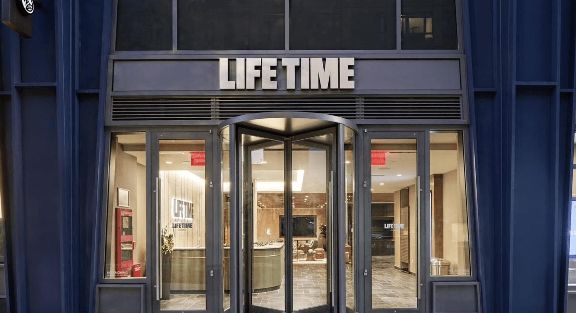 Do You Get a Day Pass with Spa Services at Life Time?